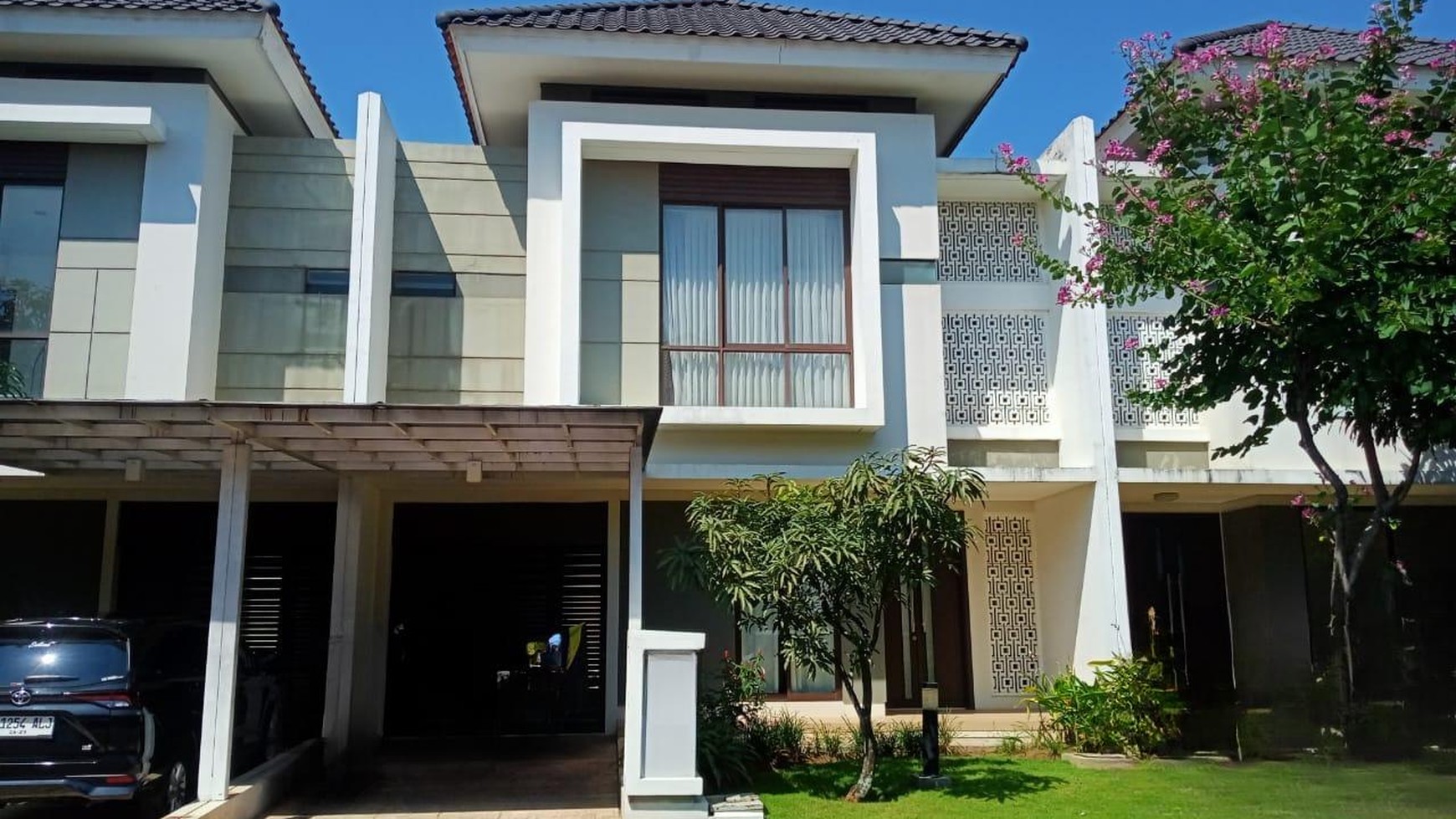 Rumah Bagus 2 Lantai di Summarecon Cluster Btari