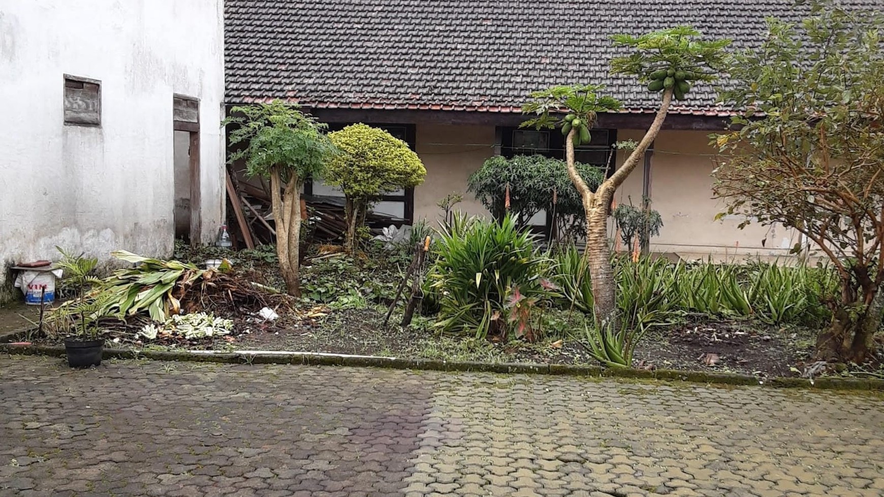 Ruang usaha (Rumah) di Mainroad Jl. Raya Lembang dekat Mie Gacoan Kab. Bandung