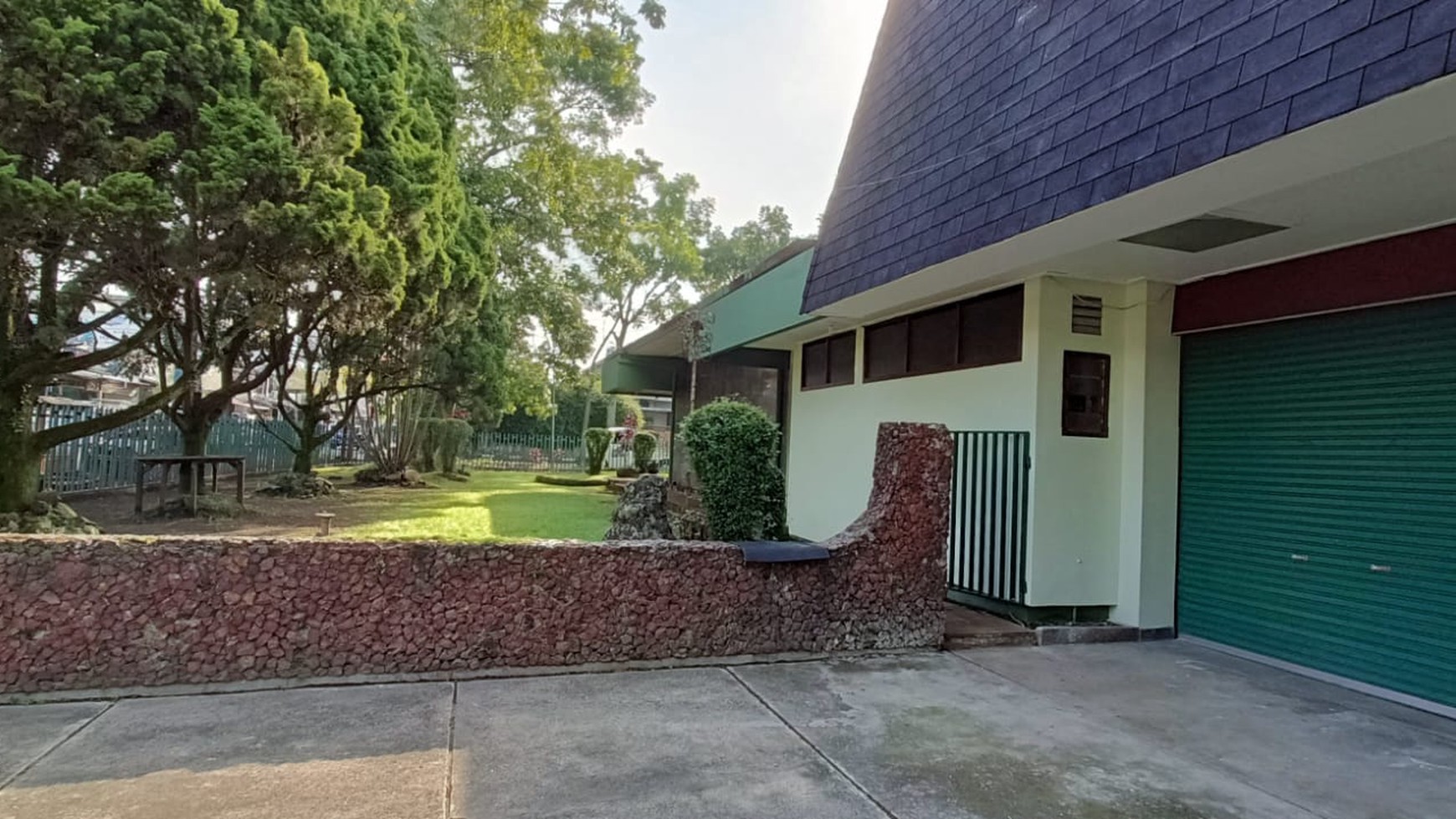 Rumah Sayap Gatsu - Bandung (dekat Hotel Papandayan)  Cocok u/ Rumah Tinggal, Kantor, Restoran/ Cafe