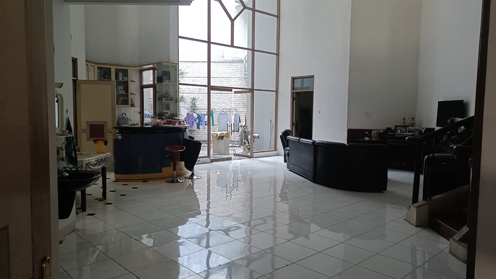 Rumah Lux Asri Semi Furnished di Komplek Muara Bandung Kota