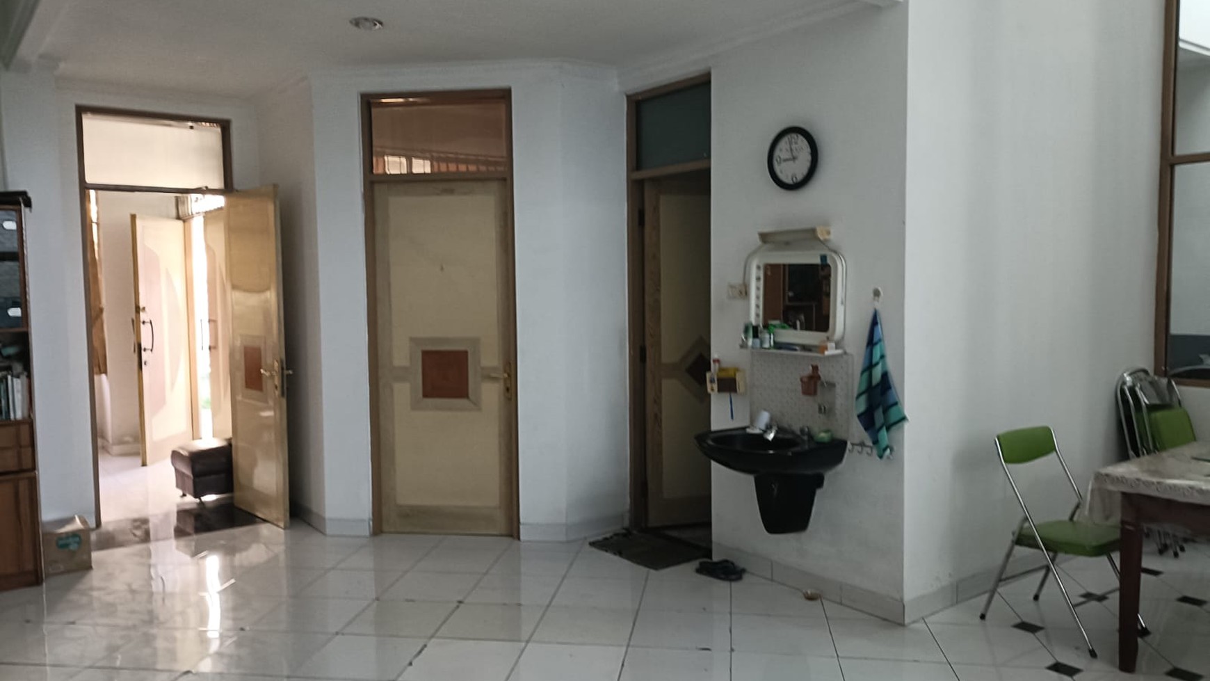 Rumah Lux Asri Semi Furnished di Komplek Muara Bandung Kota