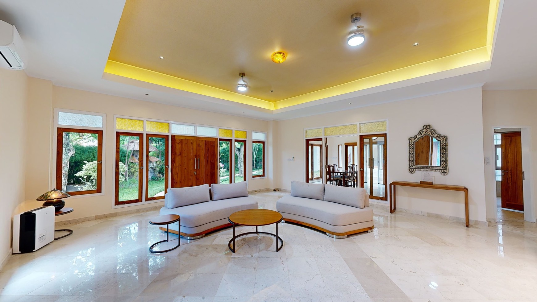 Freehold - Luxurious 4 Bedroom Villa in Exclusive Villa Complex