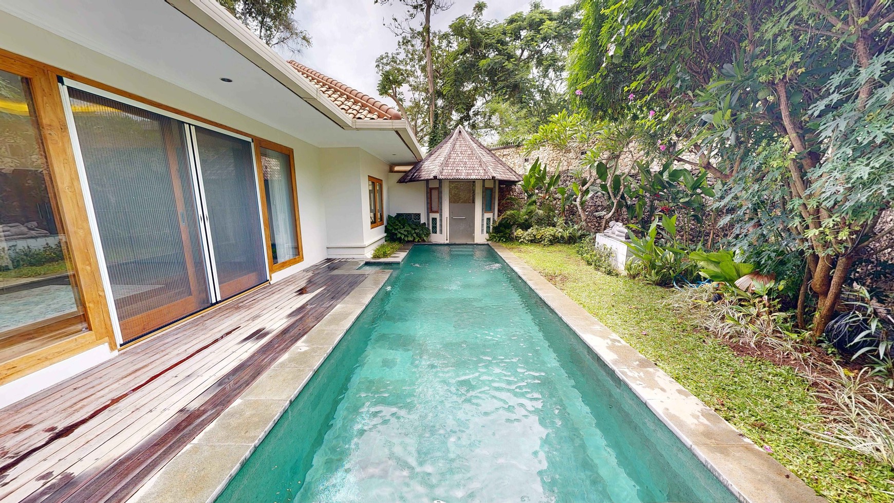 Freehold - Luxurious 4 Bedroom Villa in Exclusive Villa Complex