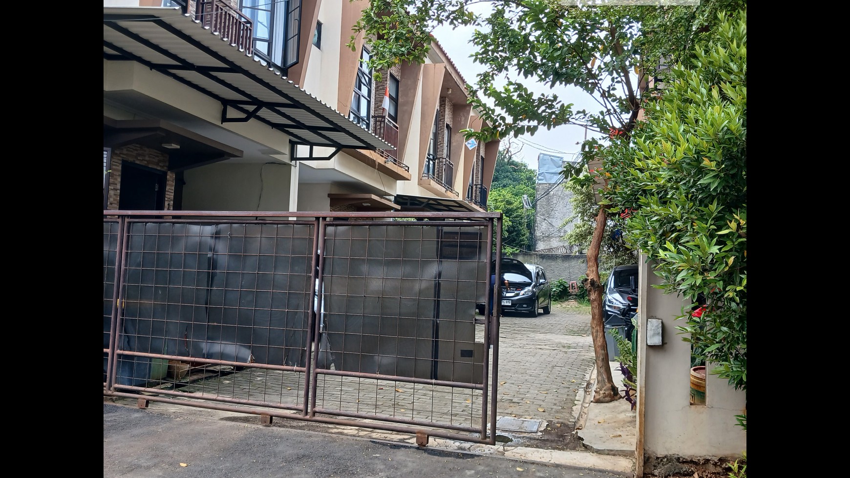 Rumah siap huni minimalis 2lt cuma 950juta dalam cluster Pondok Aren Tangsel