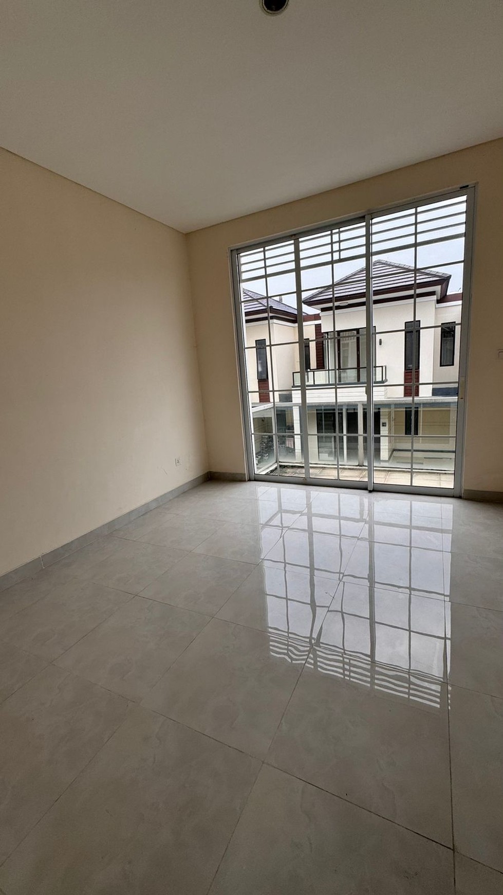 Dijual Rumah Siap Huni Minimalis Modern Lokasi Strategis di Tangerang