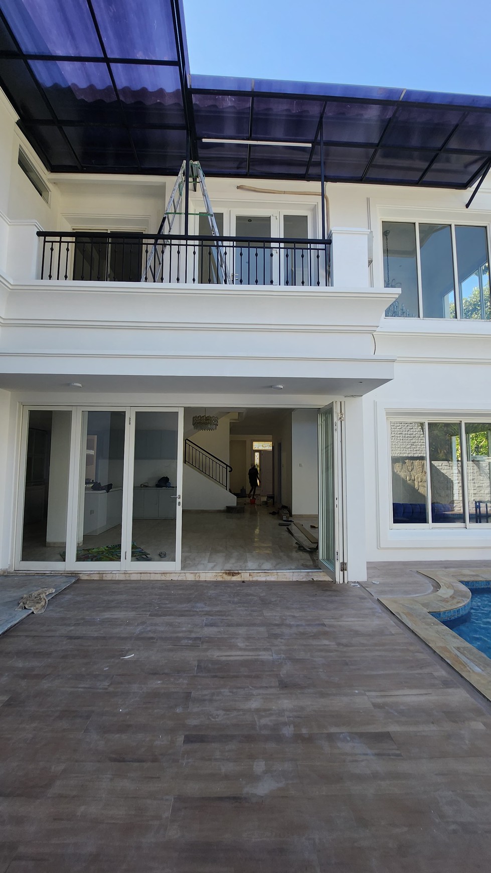 Disewakan New PRIVATE Pool Rumah Citraland Area PLUS FURNITURE Modern Mewah di Wisata Bukit Mas dekat Pakuwon Indah, Graha Family, Bukit Darmo Golf 