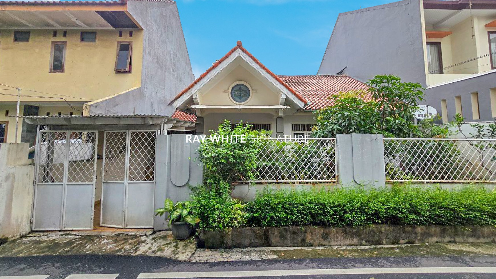 Dijual Rumah Lama Sangat Terawat di Jl PAM Baru IV