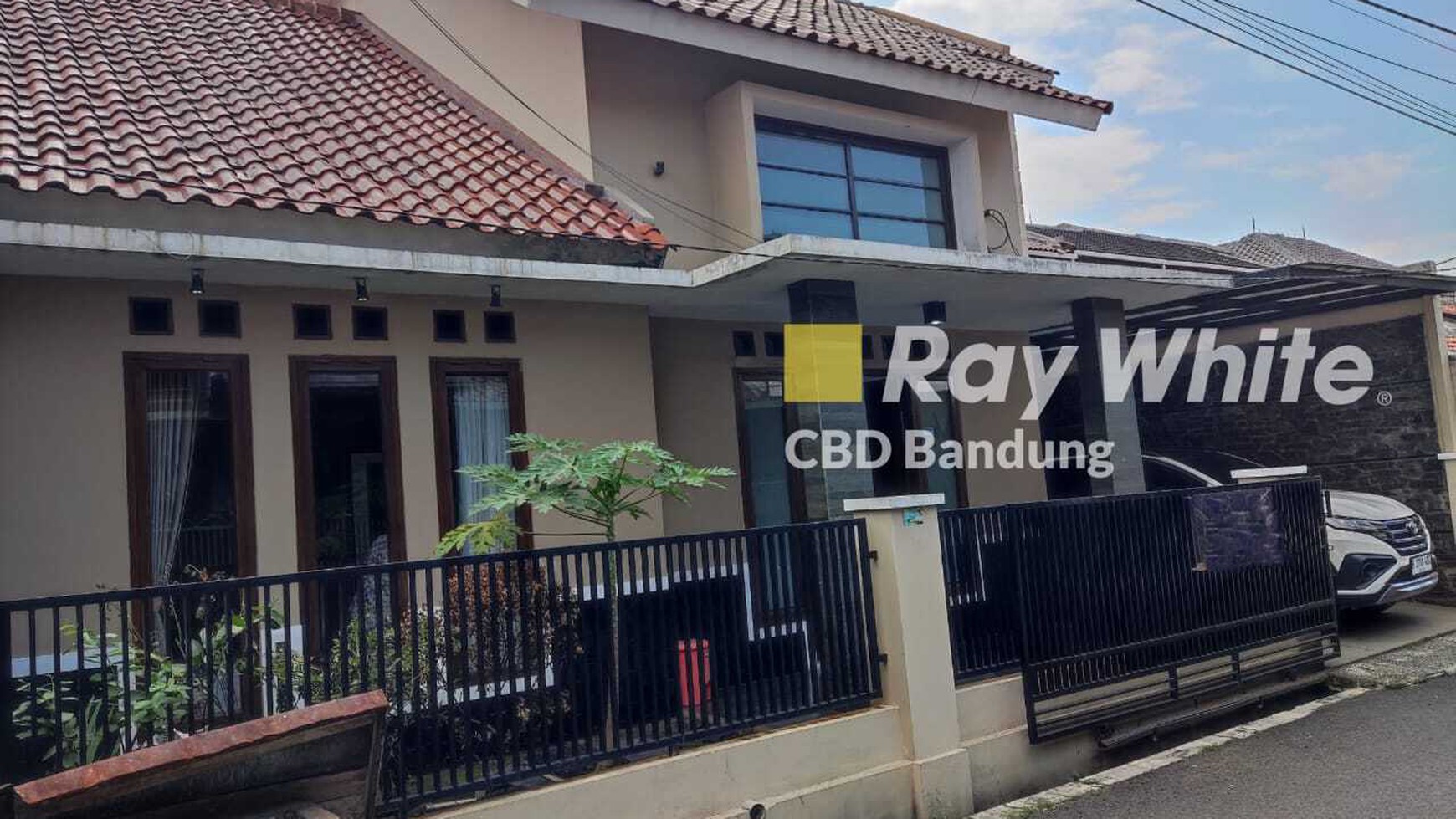 Rumah Cantik 1.5 Lantai di Sayap Soekarno Hatta, Bandung!