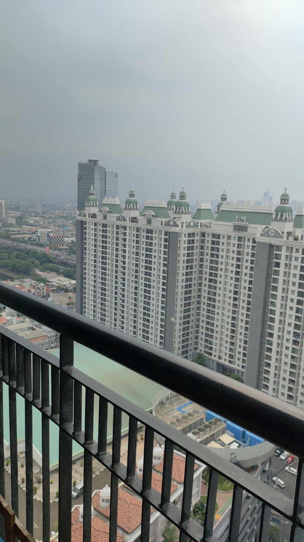 Dijual Apartemen Lyon Garden MOI 83 m2 Murah Banget di Mall Of Indonesia Kelapa Gading Jakarta Utara