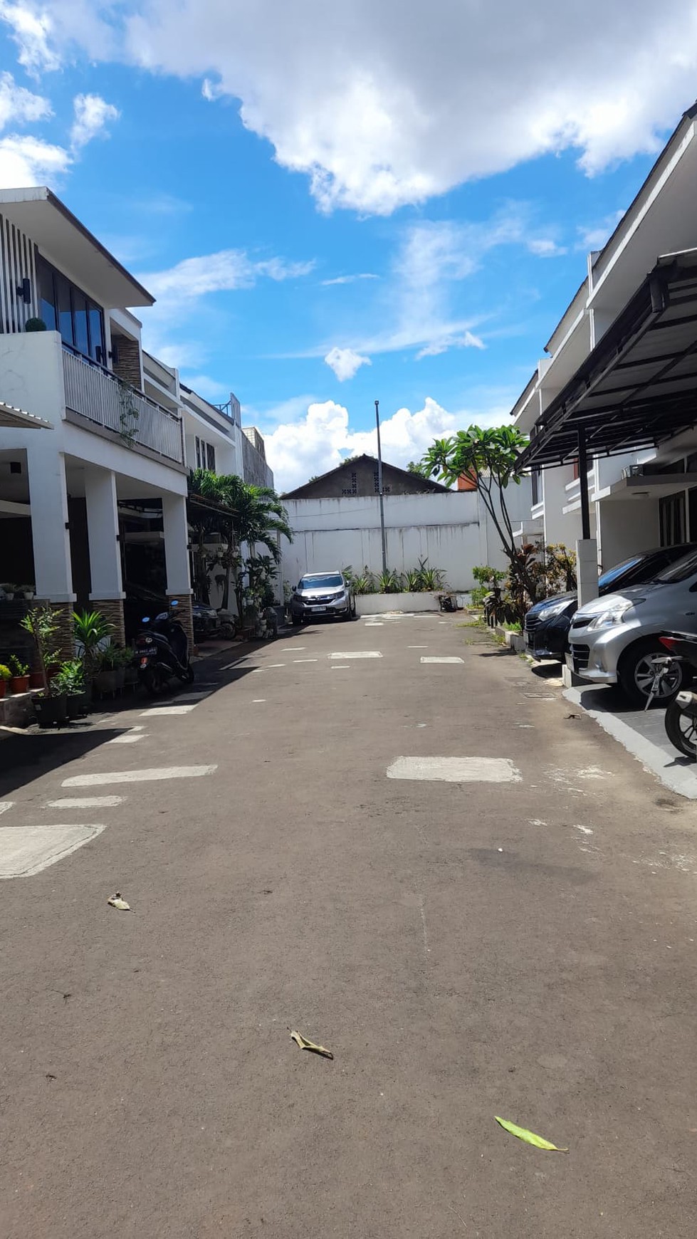 Rumah Hook 2 Lantai dalam Cluster dan Lokasi Strategis @Ciputat