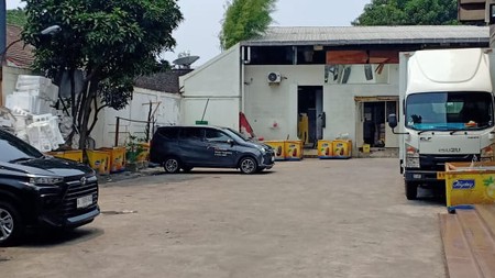 DIJUAL Bangunan Kantor dengan Fasilitas Gudang dan Cold Storage di Meruya Selatan Jakarta Barat