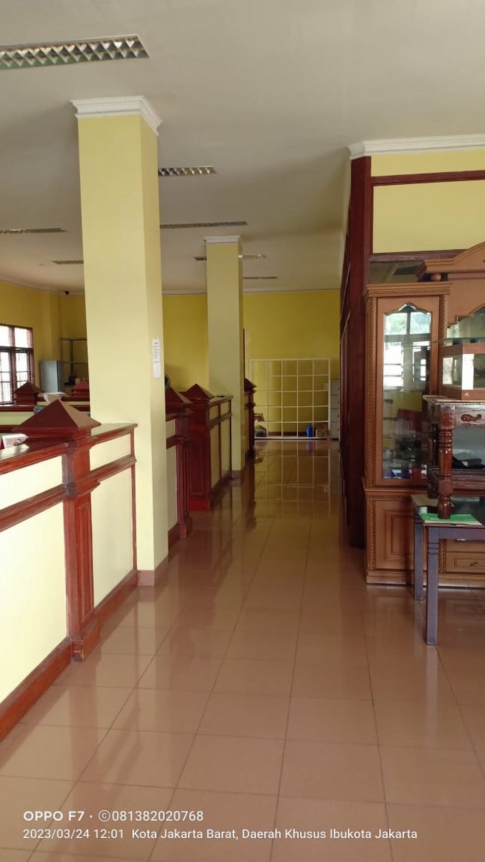 DIJUAL Bangunan Kantor dengan Fasilitas Gudang dan Cold Storage di Meruya Selatan Jakarta Barat