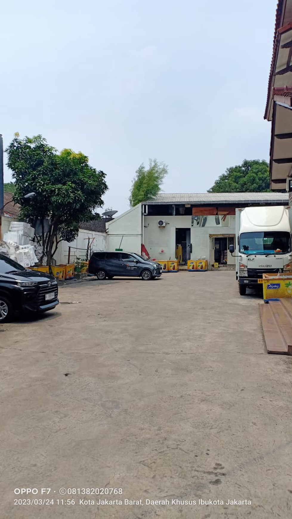 DIJUAL Bangunan Kantor dengan Fasilitas Gudang dan Cold Storage di Meruya Selatan Jakarta Barat