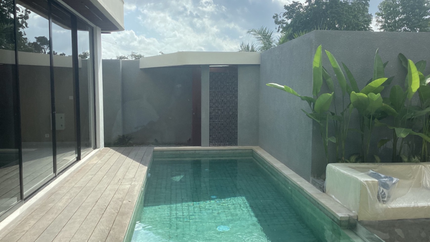 Villa 3 Bedrooms  200 sqm Freehold in Tumbak Bayuh Canggu