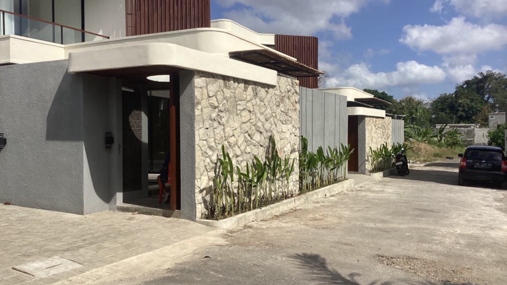 Villa 3 Bedrooms  200 sqm Freehold in Tumbak Bayuh Canggu