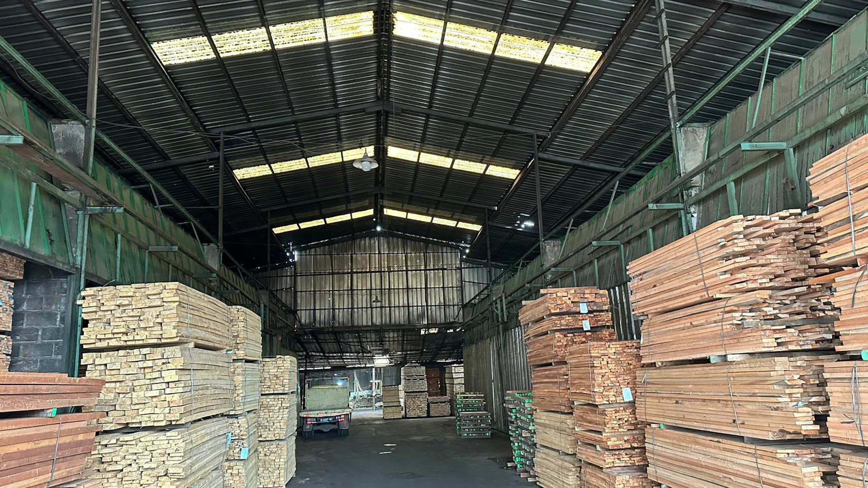 Dijual Gudang Eks Pabrik Kayu Peluang Emas di Lokasi Strategis