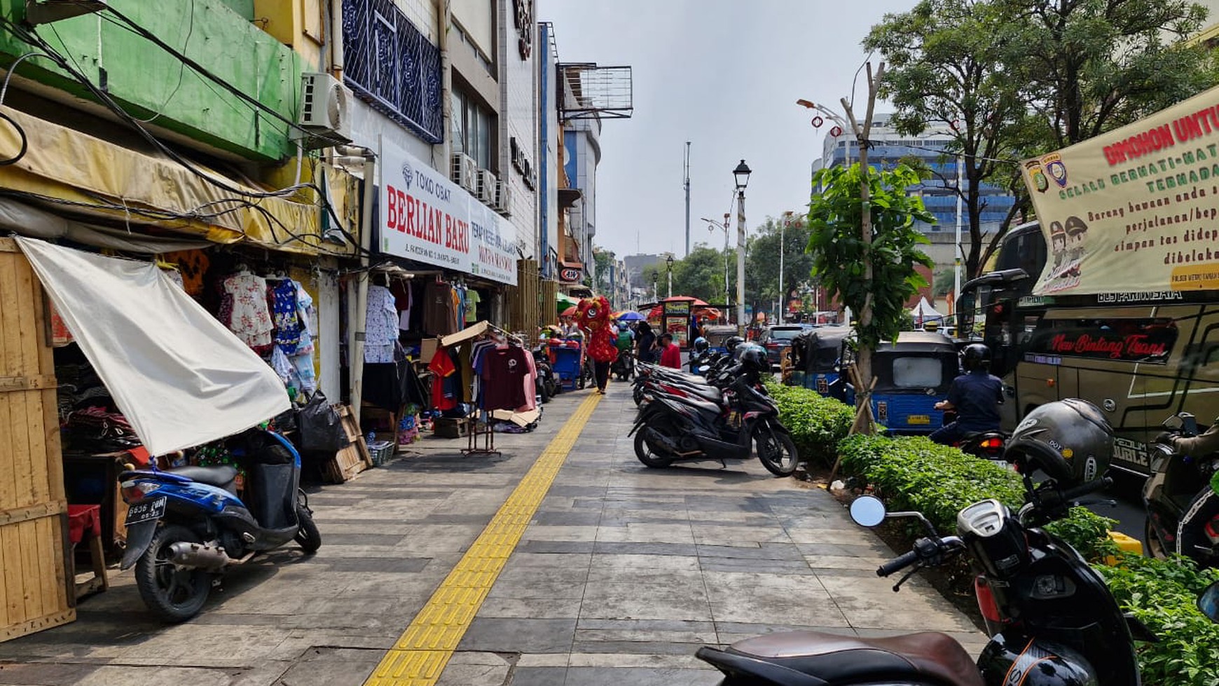 Ruko Gandeng Tiga Siap Pakai di Pancoran Glodok Jakbar