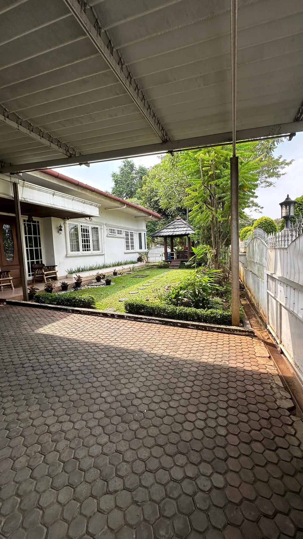 Rumah Cantik Mewah Dalam Komplek di Lebak Bulus