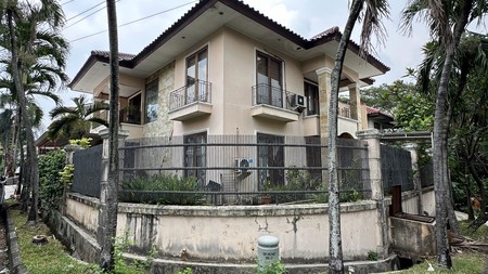 Rumah dalam Kompleks lokasi Favorite di lebak bulus Jakarta Selatan