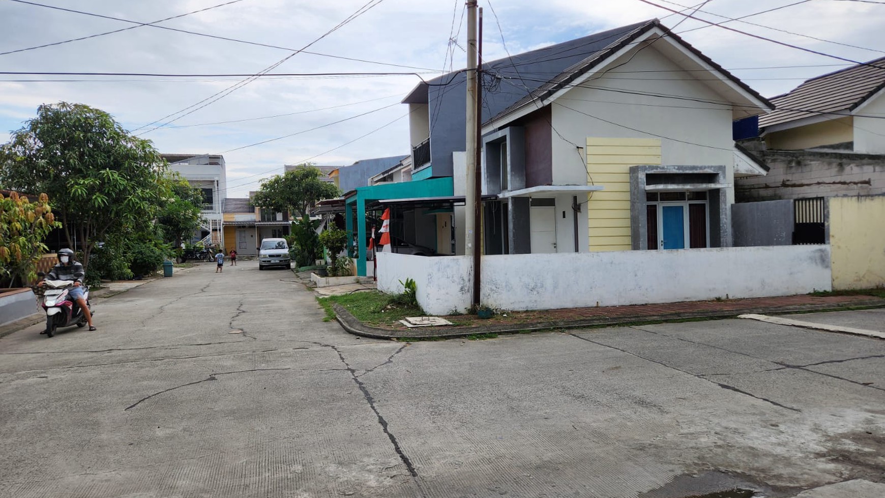 Rumah Hoek lokasi Nyaman di Grand Pondok Ungu, Bekasi