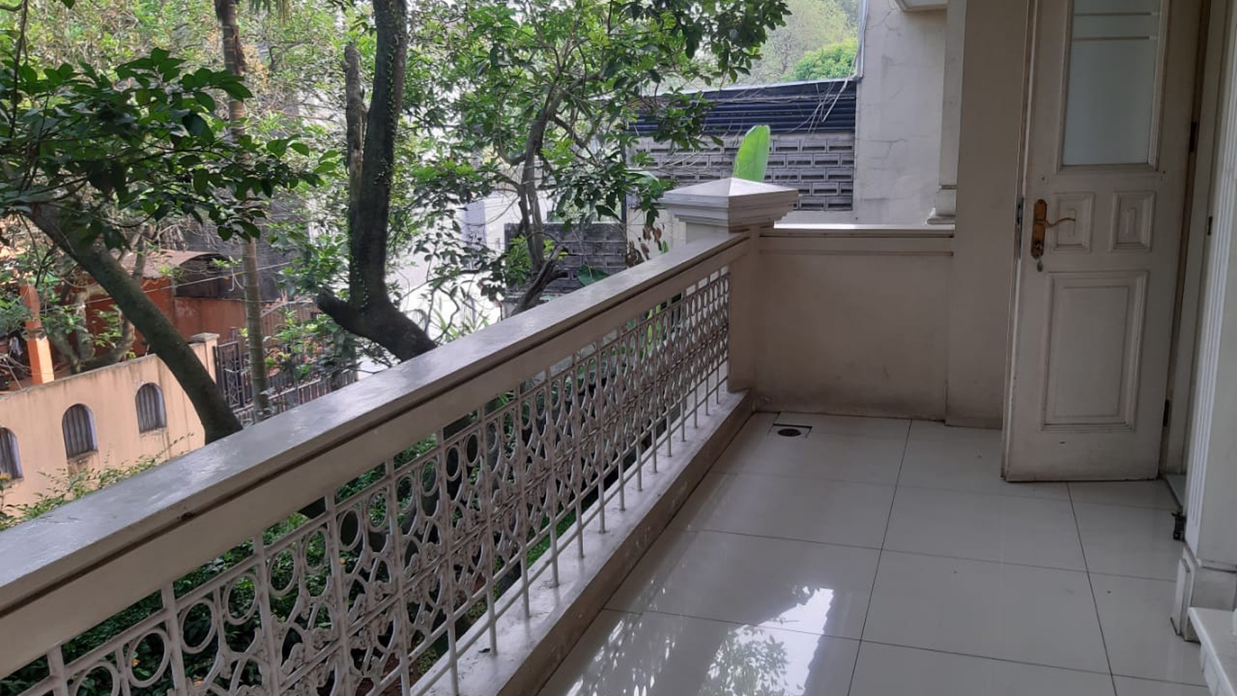 Rumah Bagus Di Jl Cempaka Pesanggrahan Jakarta Selatan