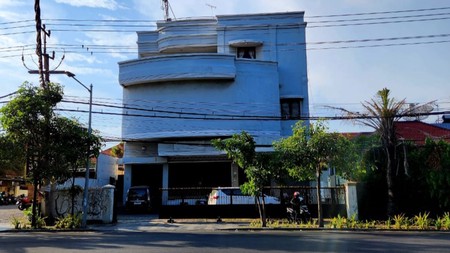 Disewakan Gedung Surabaya Pusat di Jalan Ambengan  - Ketabang - Genteng - NOL jalan RAYA - Parkiran LUAS - Komersial Area Cocok buat Segala Usaha 
