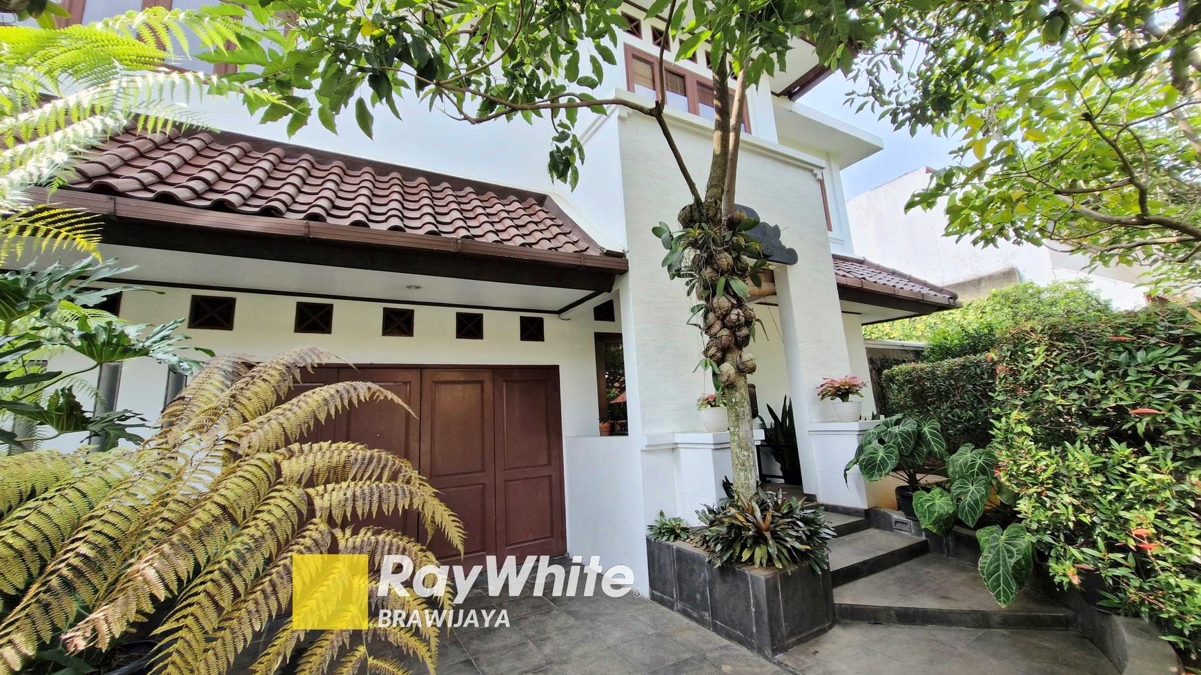 Rumah cantik di Kompleks Bali View, Cirendeu, Siap huni, 3 BR