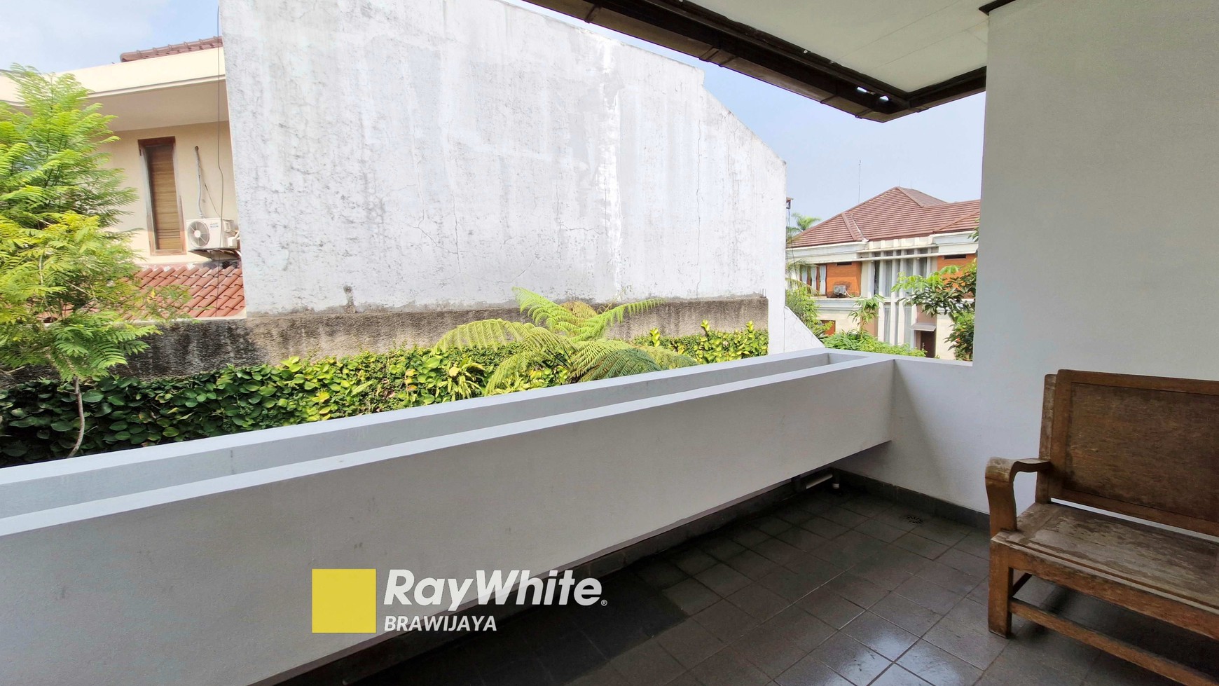 Rumah cantik di Kompleks Bali View, Cirendeu, Siap huni, 3 BR