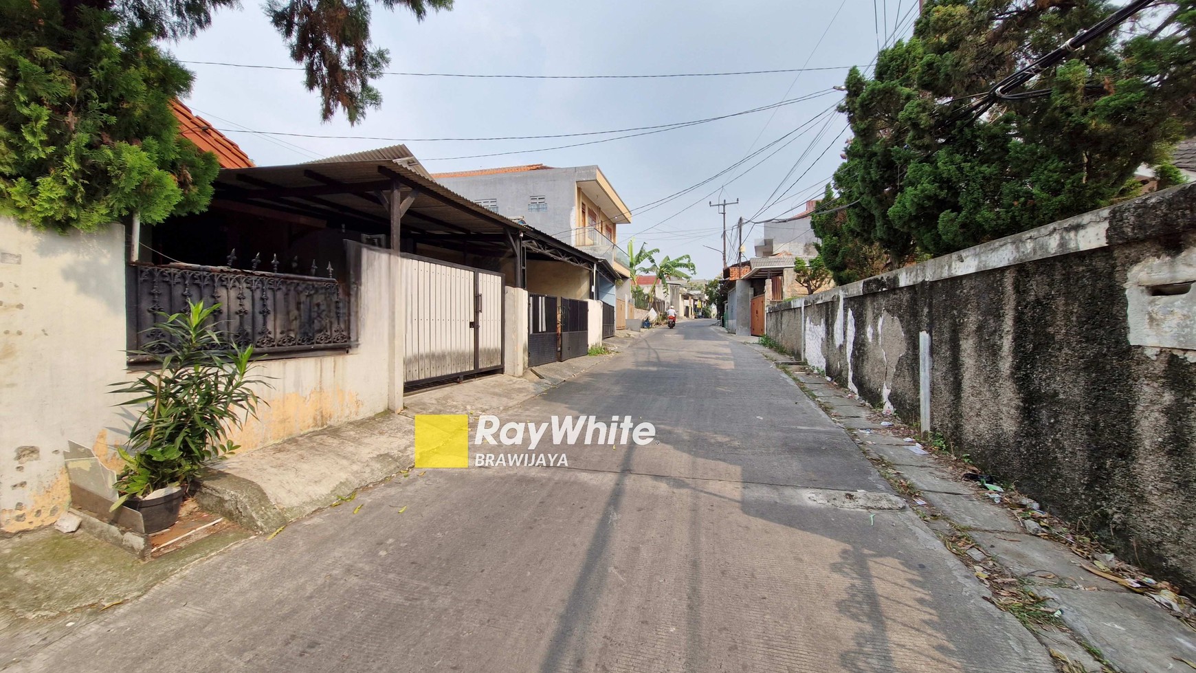 Rumah tua di Jl Delima Jaya, Rempoa, hitung tanah saja, dekat Jl Veteran