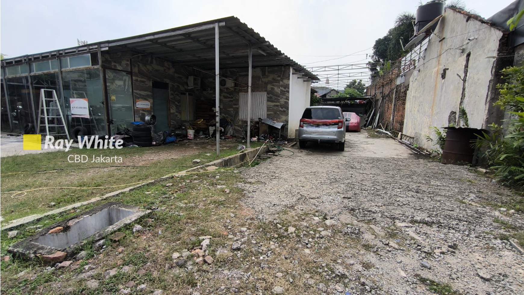 Tanah Lokasi Strategis di Jl. Raya Pasar Minggu Cocok untuk Hunian atau Workshop