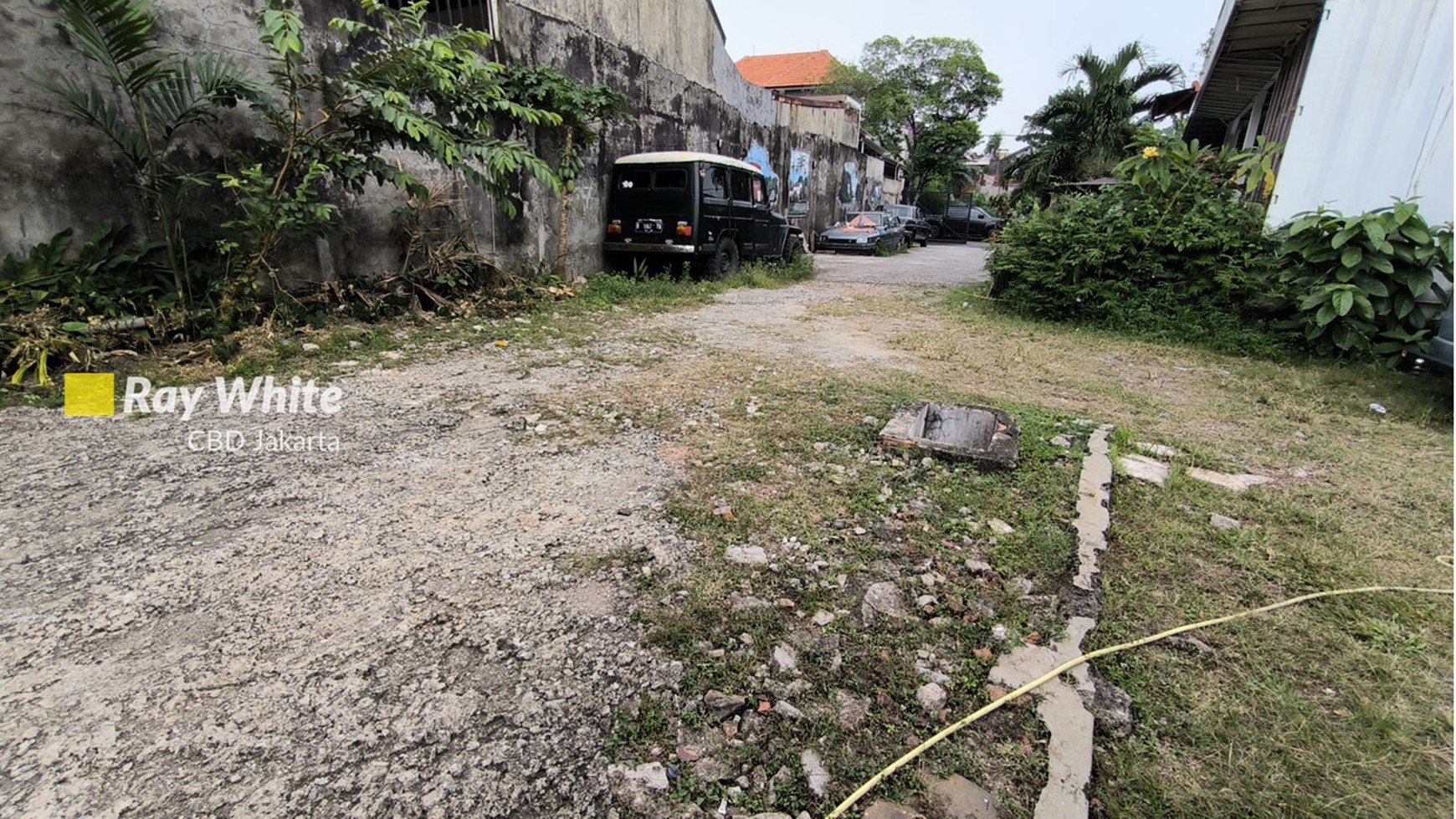 Tanah Lokasi Strategis di Jl. Raya Pasar Minggu Cocok untuk Hunian atau Workshop