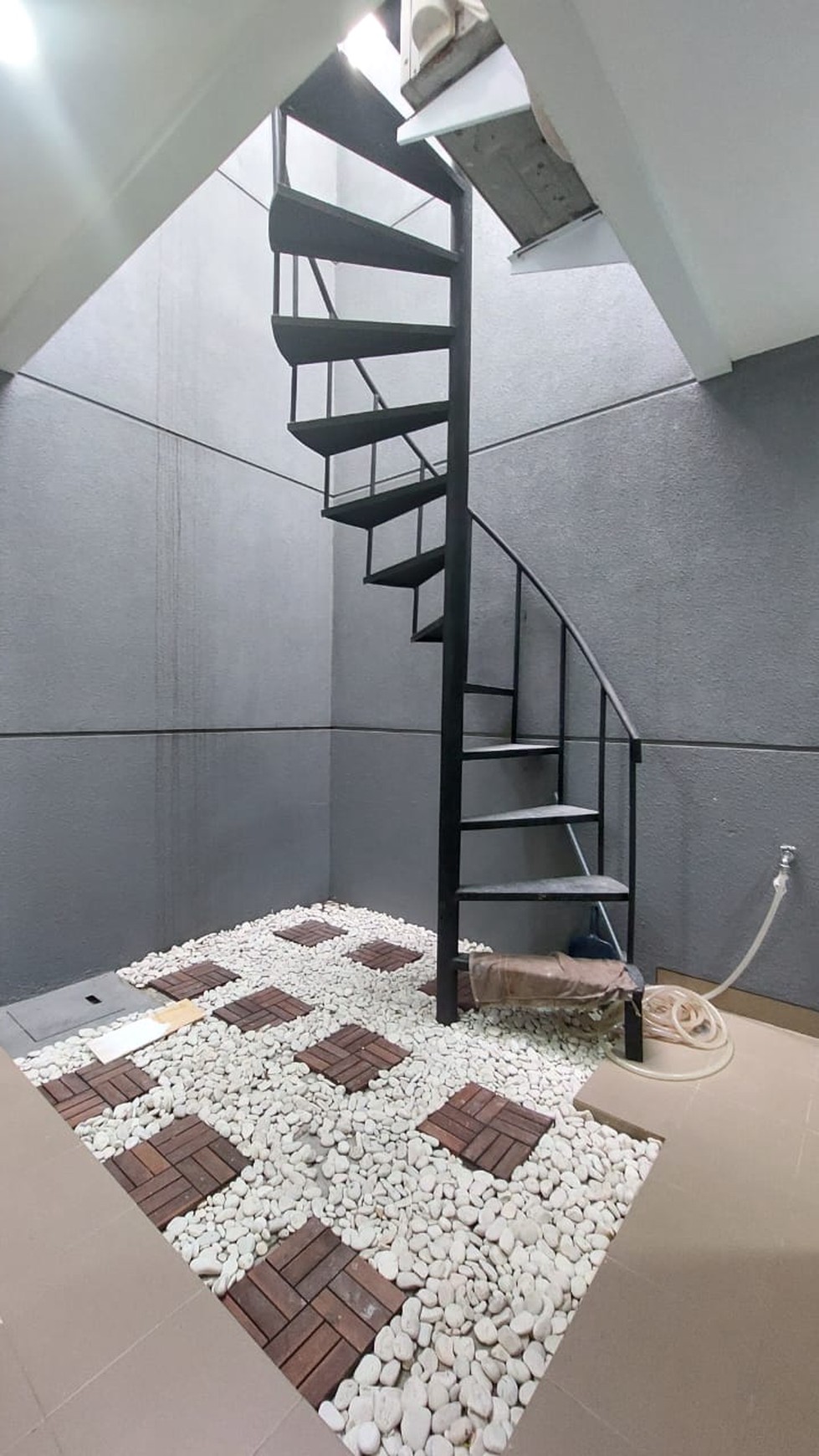 Rumah Hitung Tanah Area Cipete