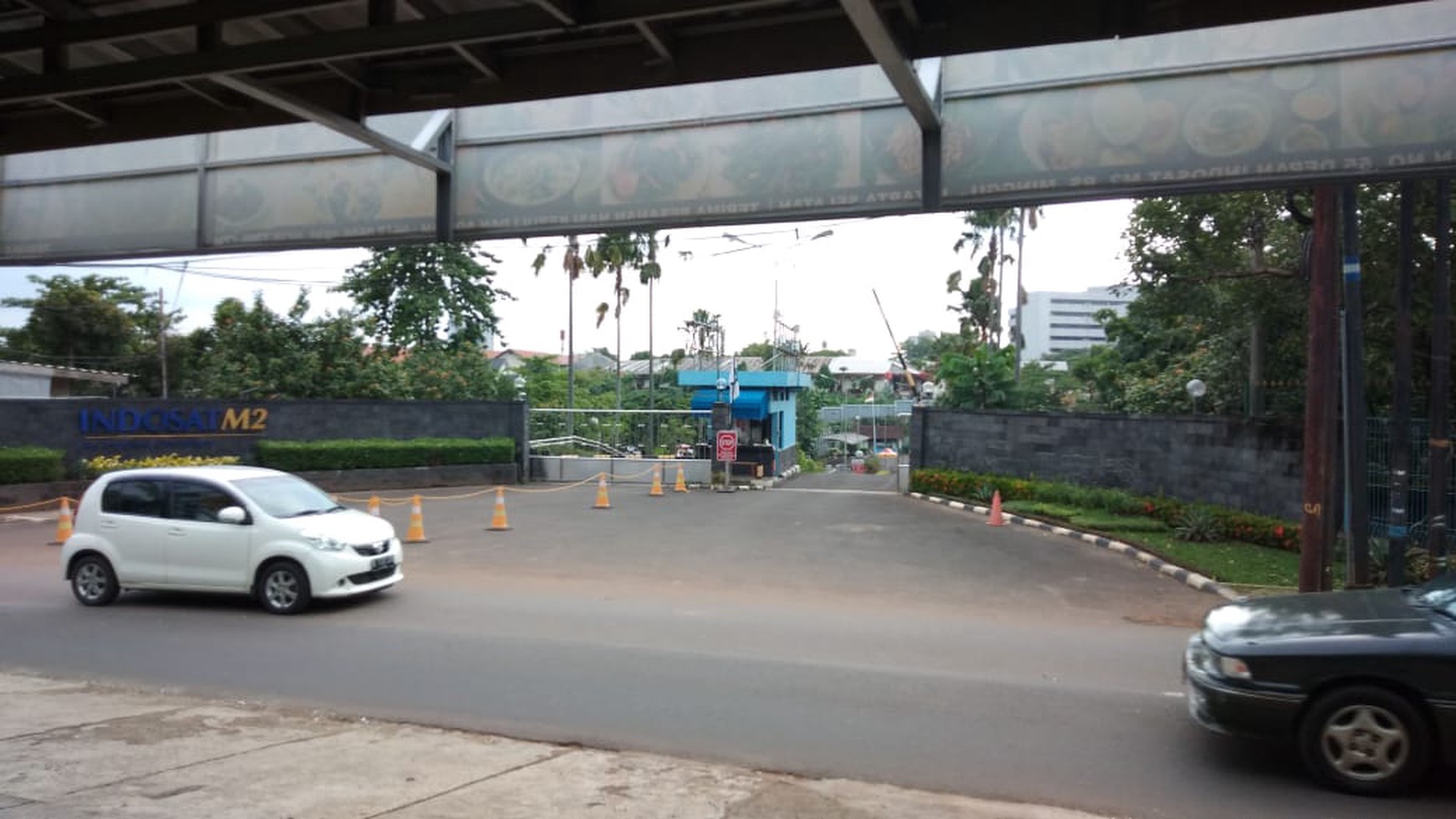 Rumah komercial  di  pinggir jalan  kebagusan raya