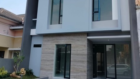 Dijual Rumah Baru Taman Puspa Raya Citraland Surabaya MARMER GRANITE Finishing - SPESIAL.4+1 Kamar Tidur 