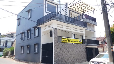 Rumah 3 Lantai, Komplek Villa Taman Cibodas, Tangerang