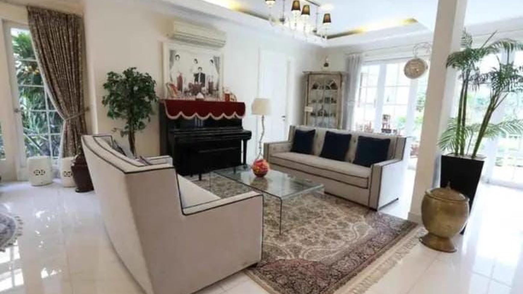 Rumah Mewah Full Furnished di Kuningan Jakarta Selatan