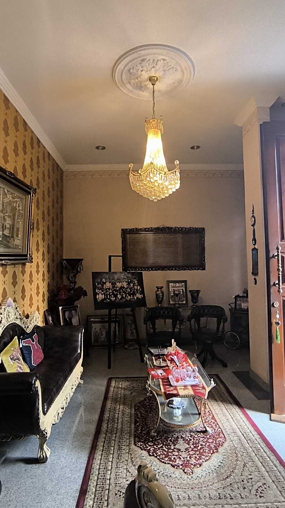 Dijual Rumah Mewah Klasik 2lt di Jl. Batununggal Indah, Bandung