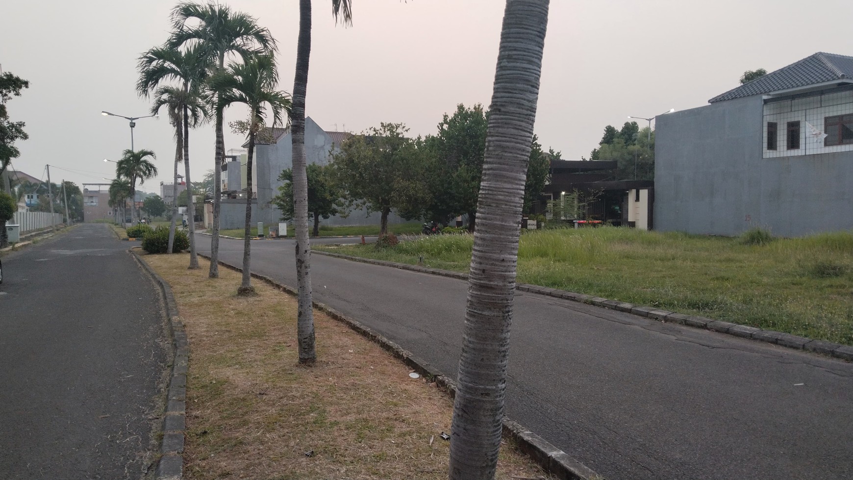 DISEWAKAN BANGUNAN KOMERSIAL DI LOKASI STRATEGIS DI CBD GALUH MAS KARAWANG BARAT DEKAT DENGAN BERBAGAI FASILITAS PUBLIK 