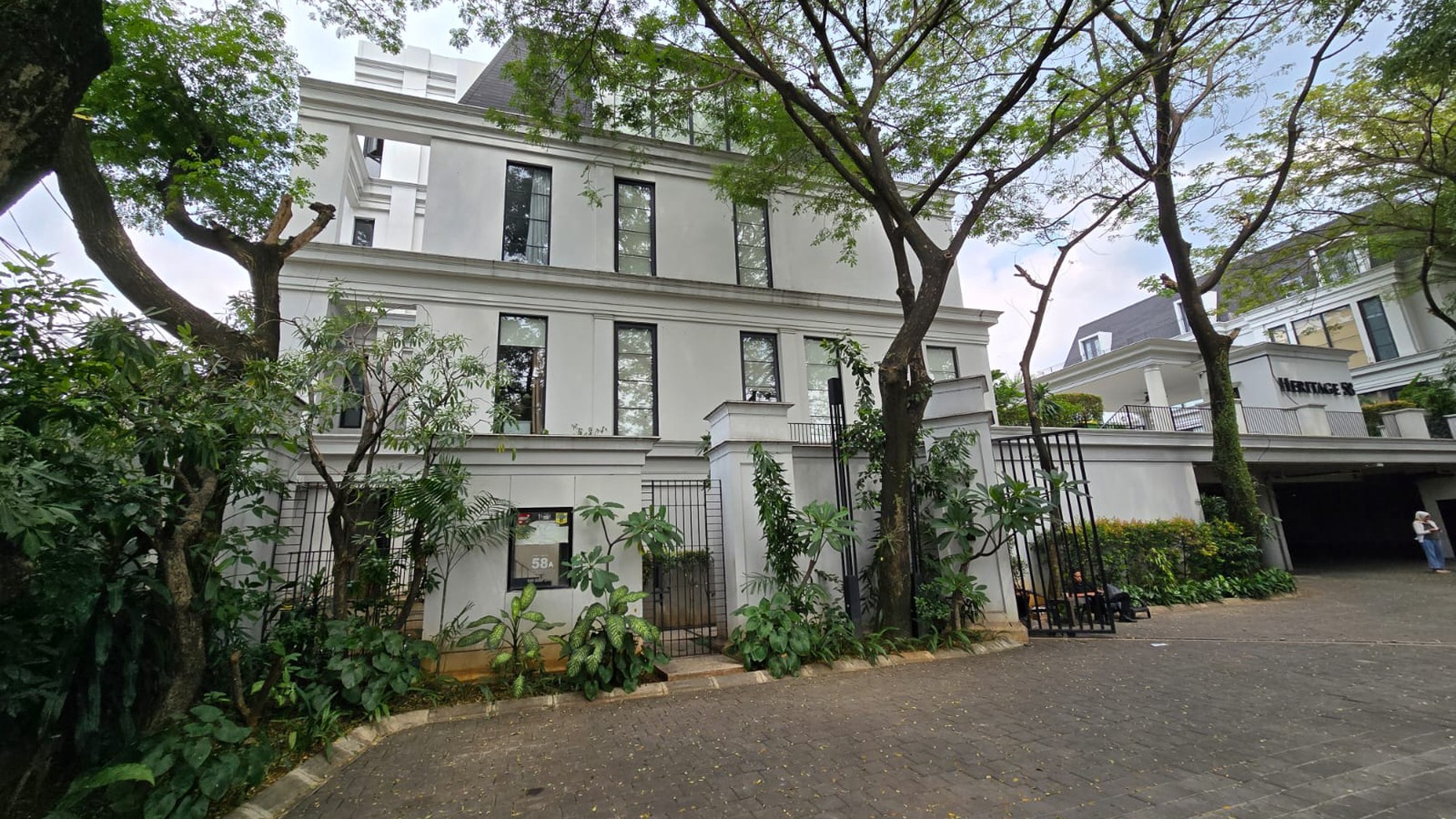 Rumah Hitung Tanah Area Cipete