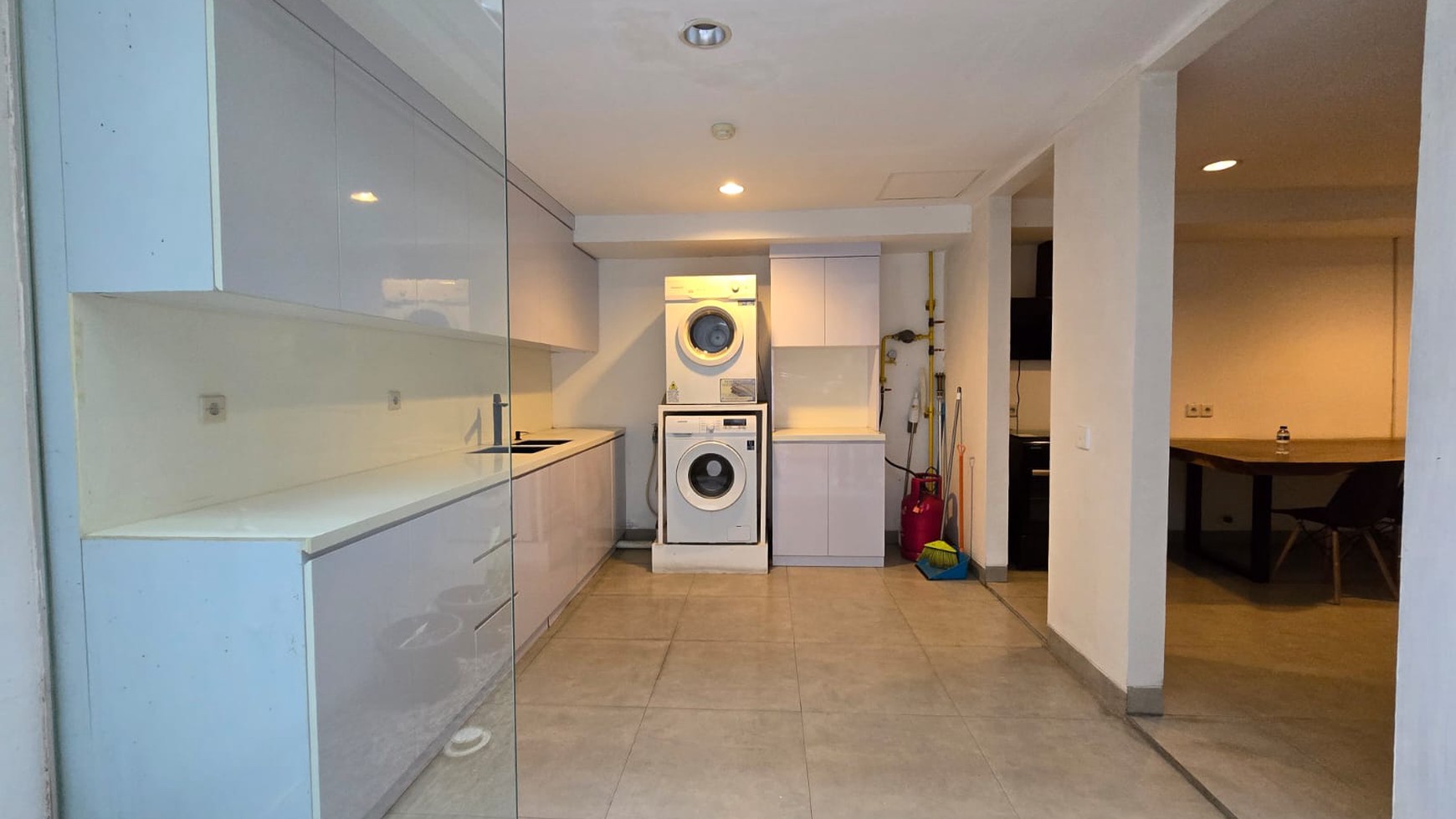 Rumah Hitung Tanah Area Cipete