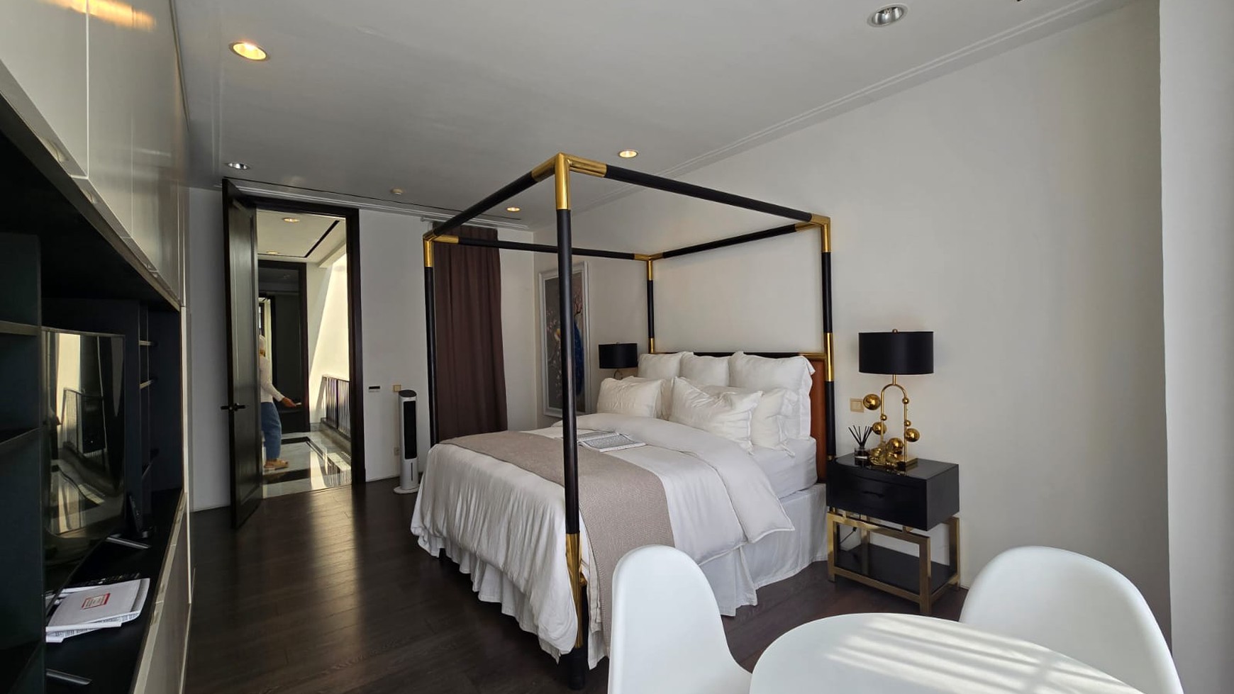 Rumah Hitung Tanah Area Cipete