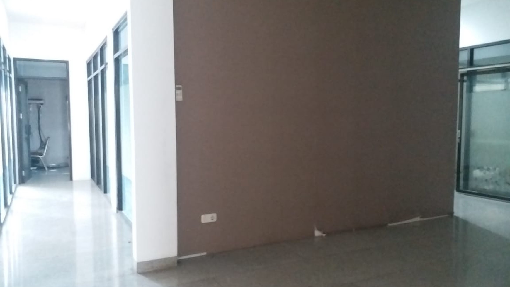 Rumah Cocok Untuk Usaha maupun Kantor dan Parkir Luas @Tebet