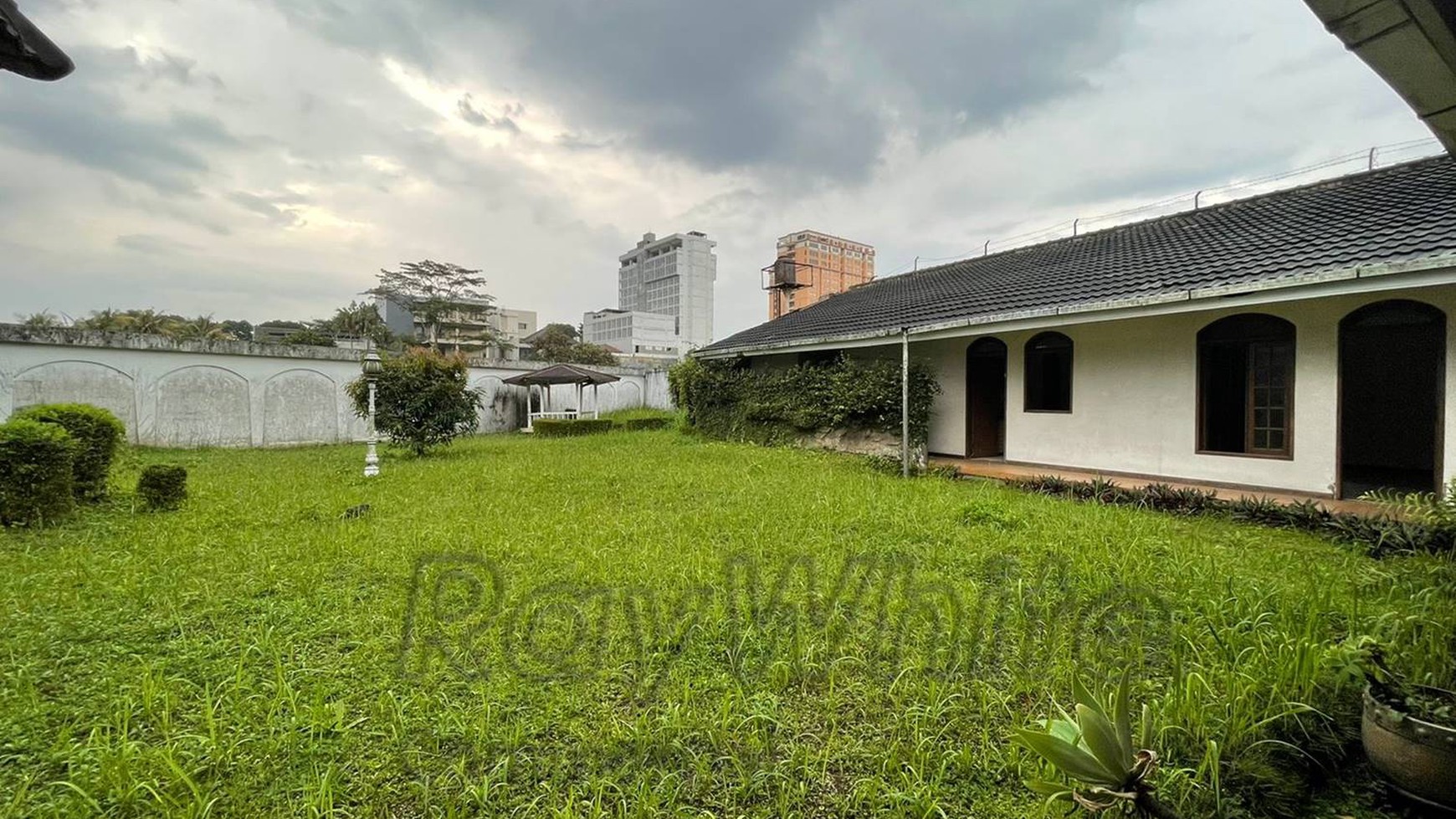 Rumah Vintage Hitung Tanah Hegarmanah Bandung Luas 1300m Perumahan Elit