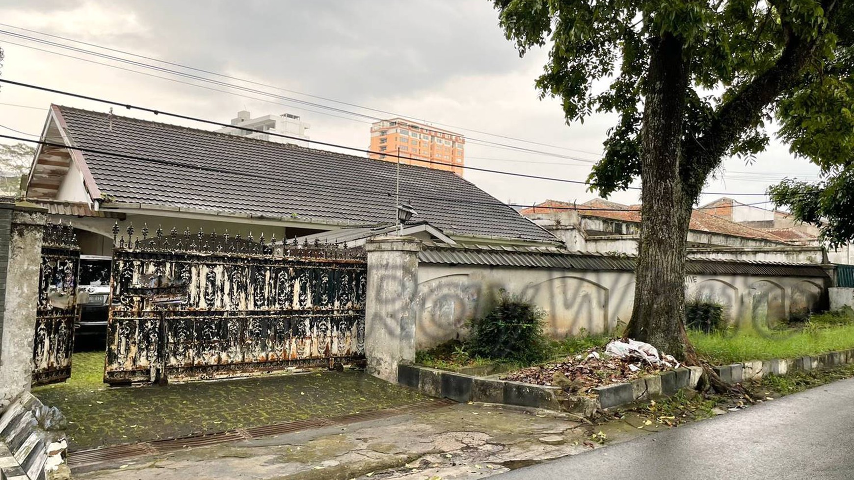 Rumah Vintage Hitung Tanah Hegarmanah Bandung Luas 1300m Perumahan Elit