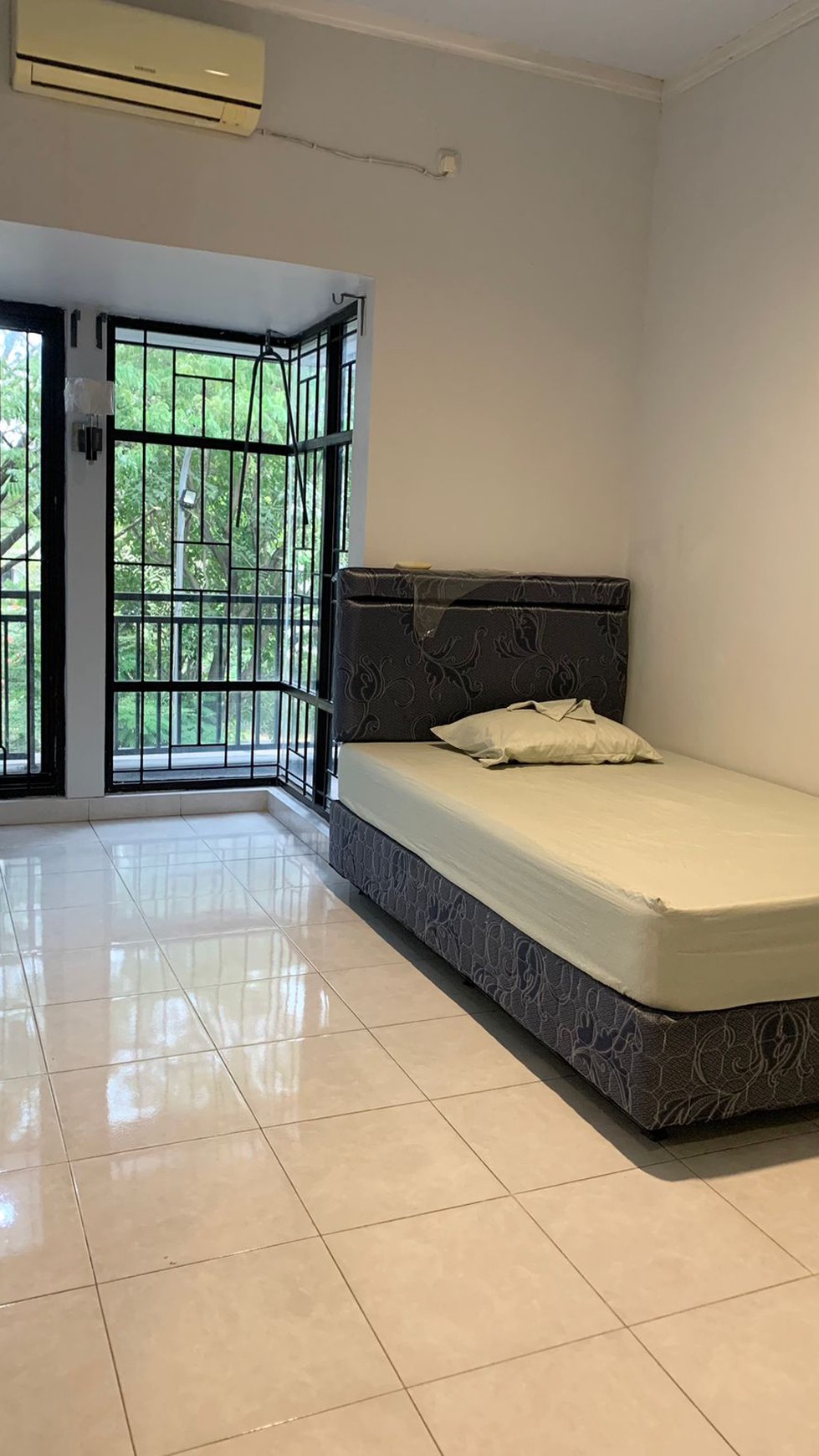 Rumah Bagus Di Emerald Terrace Bintaro Jaya Sektor 9