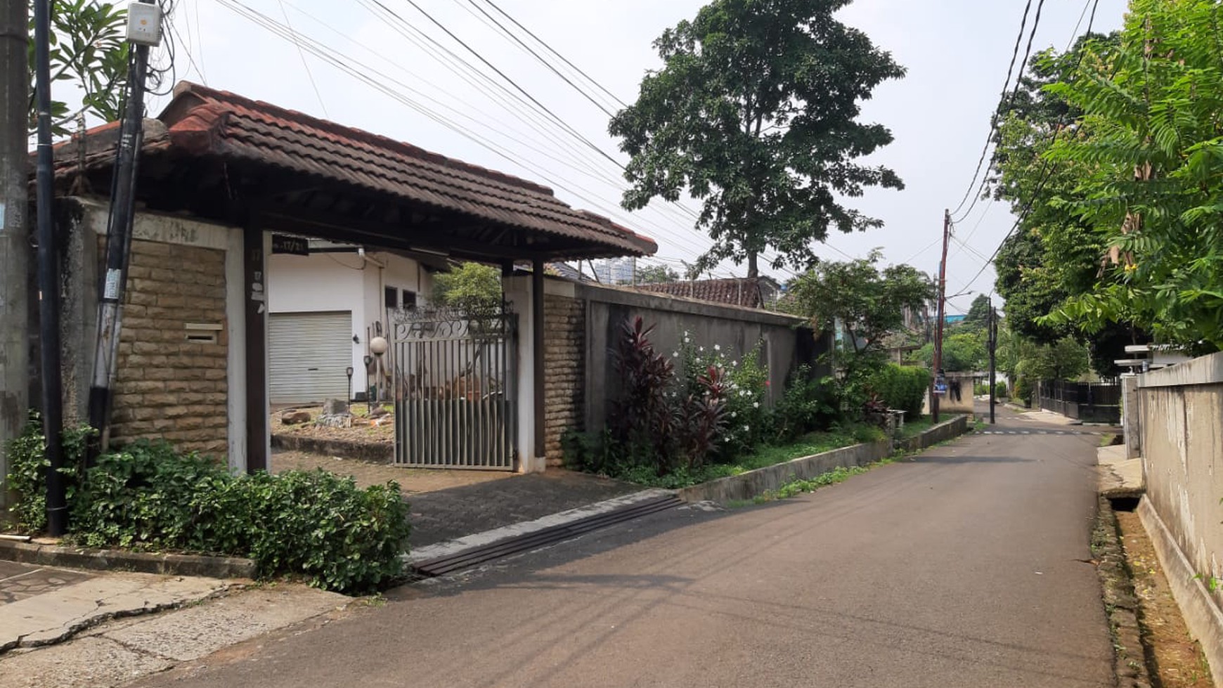 Rumah Bagus Siap Huni dan Asri di Jl Cempaka, Pesanggrahan Jakarta Selatan