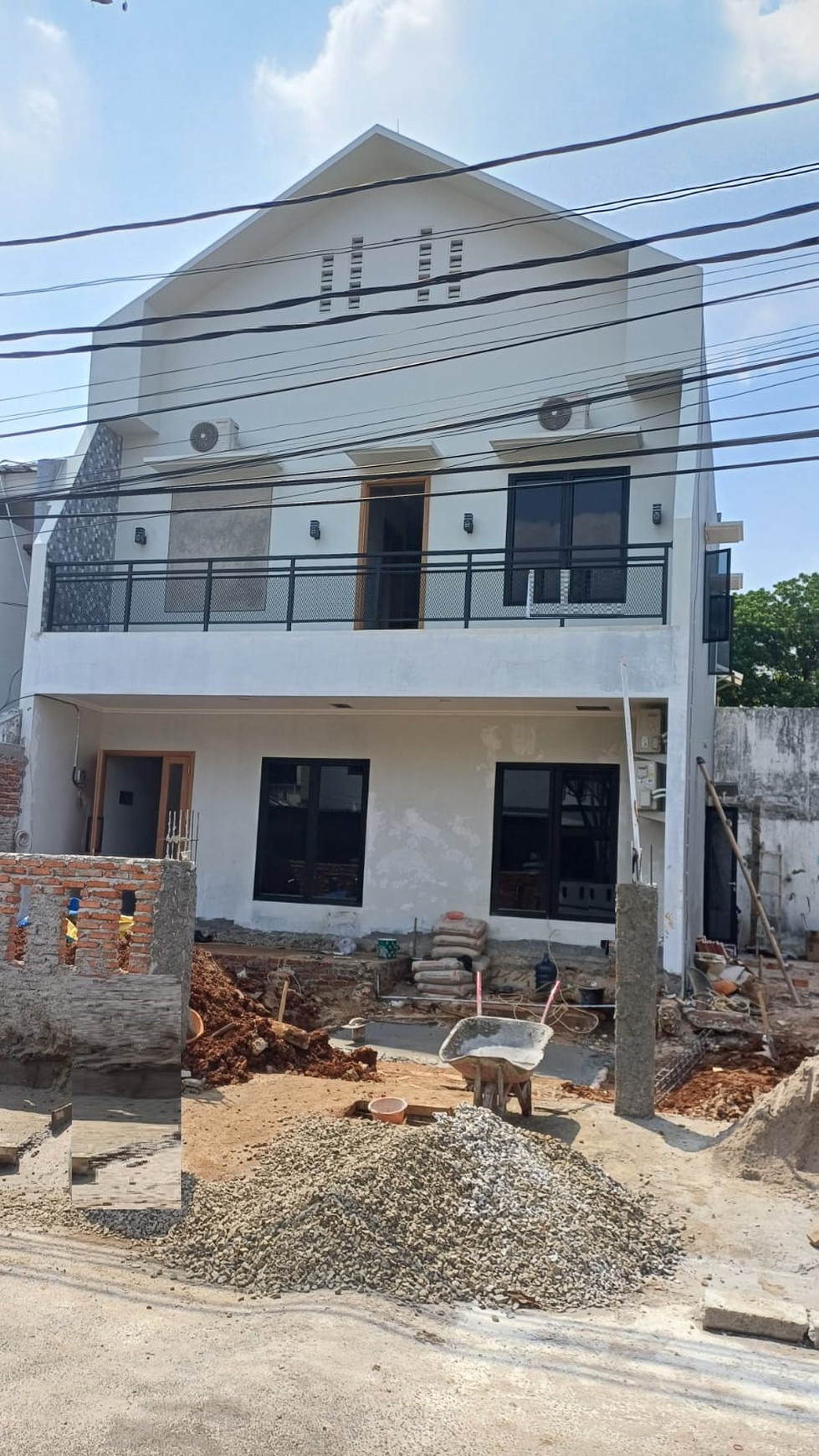 Rumah brand new, 2 lantai,  siap huni di Bintaro