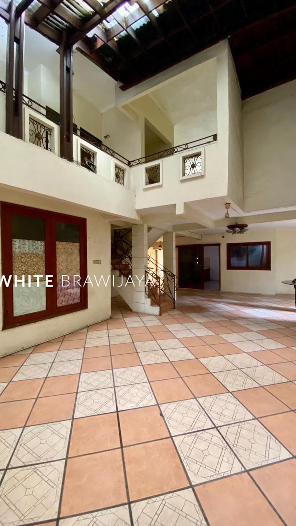 Rumah Hitung Tanah Area Cipete