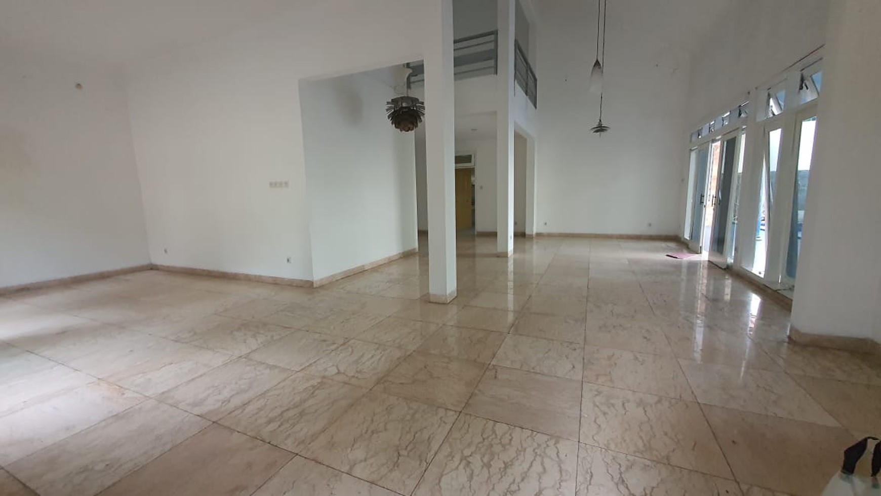 Rumah Hitung Tanah Area Cipete