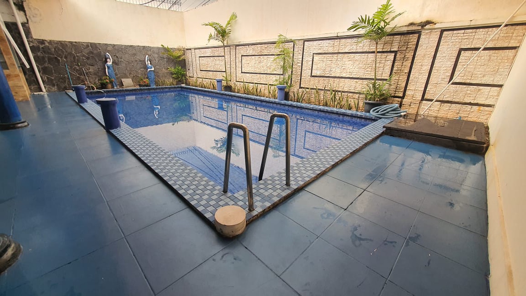 Rumah Hitung Tanah Area Cipete